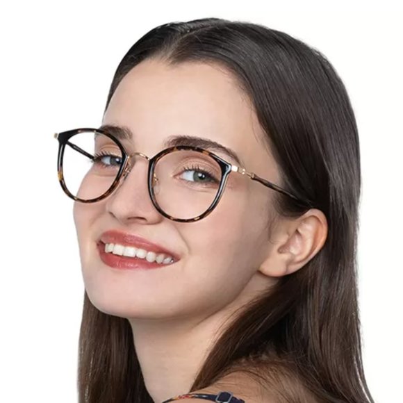 Clear Glasses - Picture 1 of 3